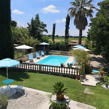 Le Mas Des Agapes Beaucaire  Exterior foto