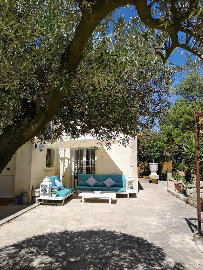 Le Mas Des Agapes Beaucaire  Exterior foto