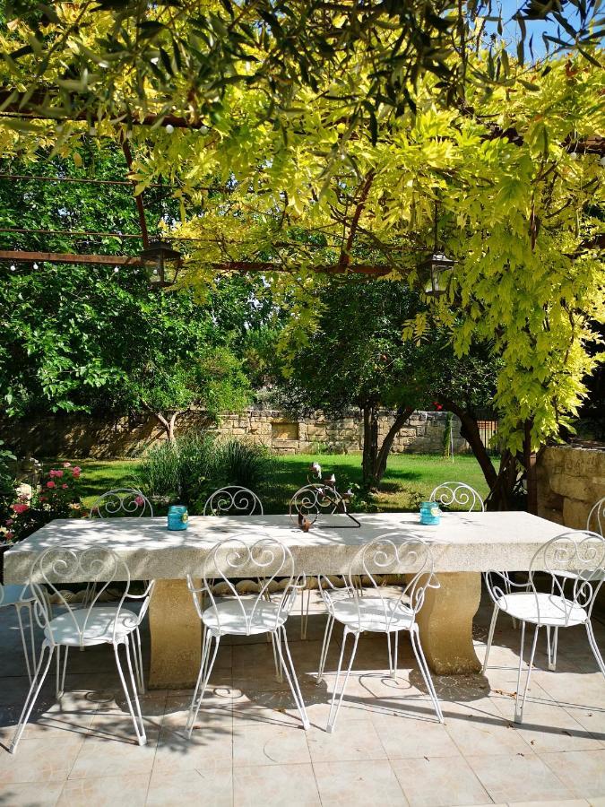 Le Mas Des Agapes Beaucaire  Exterior foto